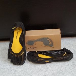 Womens Vibram VI-B ballet flat shoes